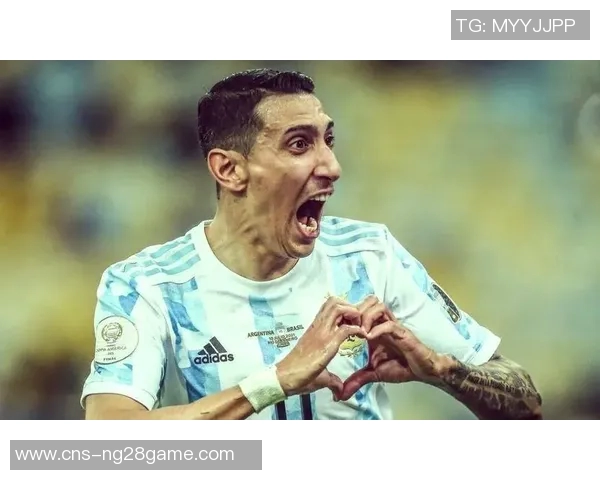 马丁内斯的传奇旅程:从青涩球员到世界足球巨星的蜕变与荣耀